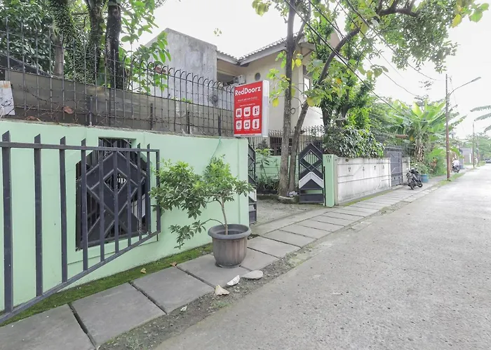 Reddoorz Near Rs Sari Asih Ciledug Hotel Jakarta