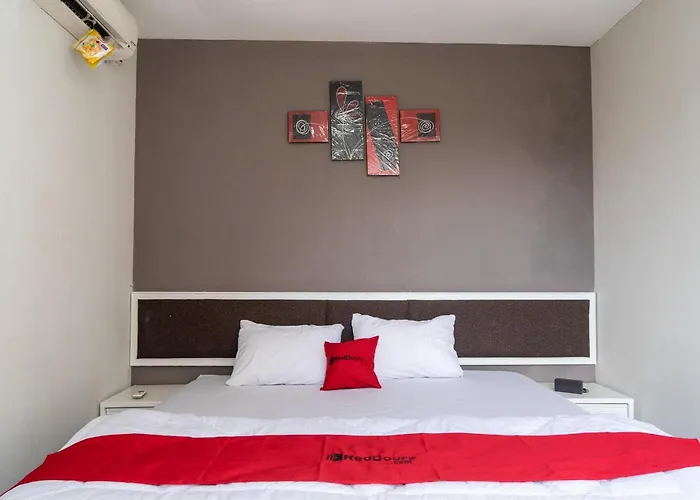 RedDoorz Plus @ Sawah Besar Jakarta